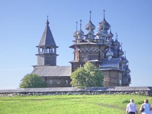 Die berühmte Holzkirche auf der Museumsinsel Kuschi